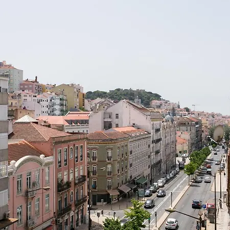 Luxury Retreat! 2 Suites, Balcony & Views!! 아파트 리스본
