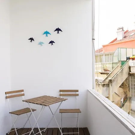 Daire Luxury Retreat! 2 Suites, Balcony & Views!! *