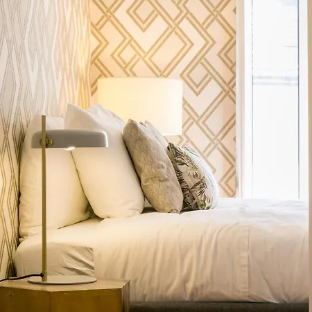 Luxury Retreat! 2 Suites, Balcony & Views!! 公寓 Lisboa