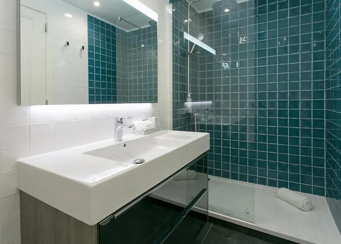 Lejlighed Luxury Retreat! 2 Suites, Balcony & Views!! Lisboa