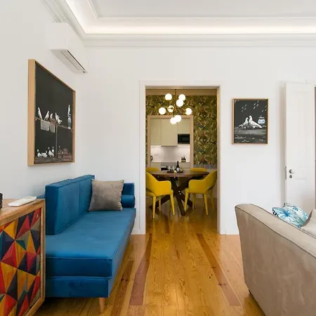 Apartman Luxury Retreat! 2 Suites, Balcony & Views!!