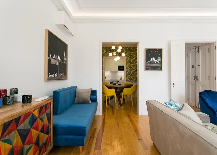 شقة Luxury Retreat! 2 Suites, Balcony & Views!!