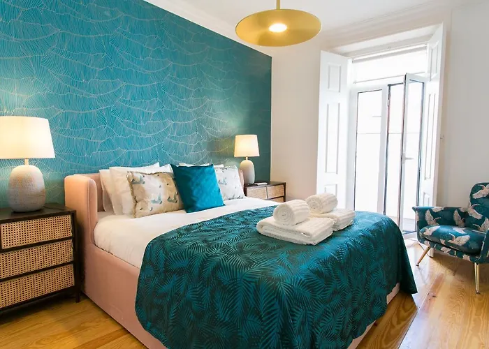 Luxury Retreat! 2 Suites, Balcony & Views!! شقة Lisboa