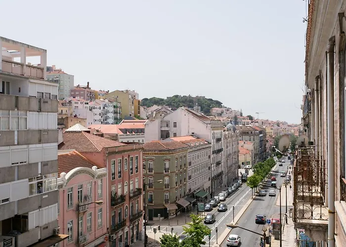 Luxury Retreat! 2 Suites, Balcony & Views!! شقة Lisboa