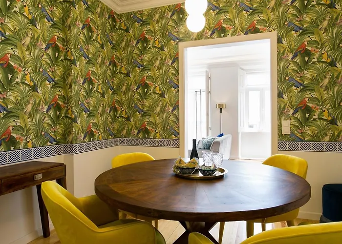 شقة Luxury Retreat! 2 Suites, Balcony & Views!! Lisboa